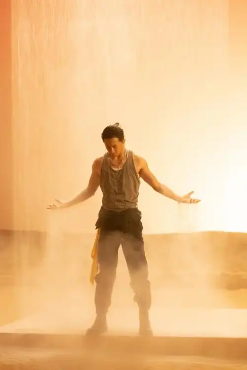 韩庚沙漠舞蹈力量感