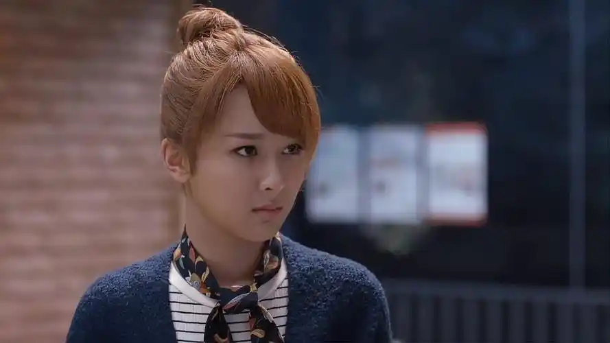 欢乐颂邱莹莹怕去医院花费大小曲一听立马送药真是贴心