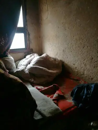 这是奶奶以前居住的老房子.