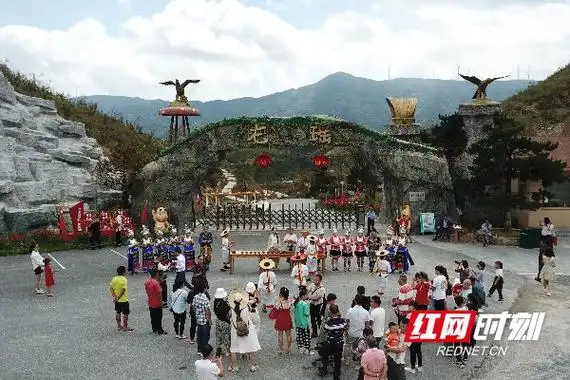 隆回小沙江镇石榴花开相映红政企携手共奋进