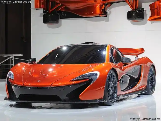 8升v8发动机  外观特点 邪恶的笑脸  极速 >350km/h