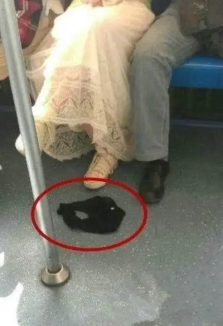 那年他上初中, 同桌是个蛮漂亮的女孩|初中|女孩|网名_新浪新闻