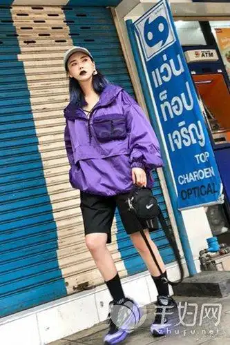 衣服紫色搭配什么颜色好看紫色上衣配什么裤子好看