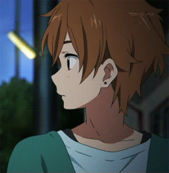 男孩gif可爱gif眨眼睛gif夜晚gif