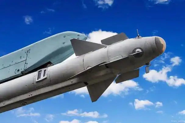 aim-120空空导弹登场乌克兰战场:俄罗斯空天军四机惨遭袭击