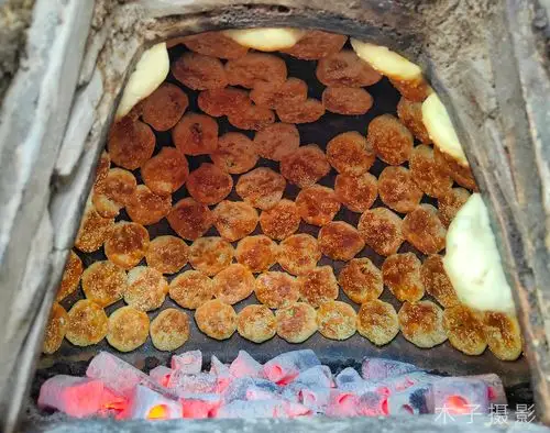 建瓯光饼建瓯光饼是福建建瓯市传统的汉族名点相传原是明代抗倭名将