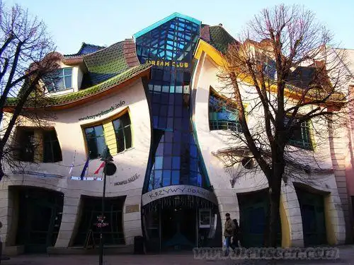 创意建筑:波兰的"扭曲的房子