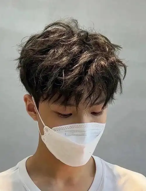 男生秋冬凌乱蝴蝶烫适合任何脸型的烫发