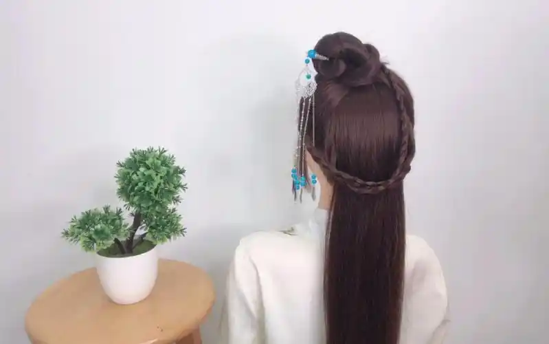 步摇灵蛇髻盘发简单甜美