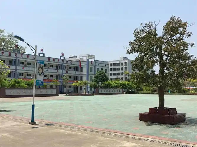 路漫漫其修远兮,吾辈当上下求索-记琼中县乌石学校引领示范课