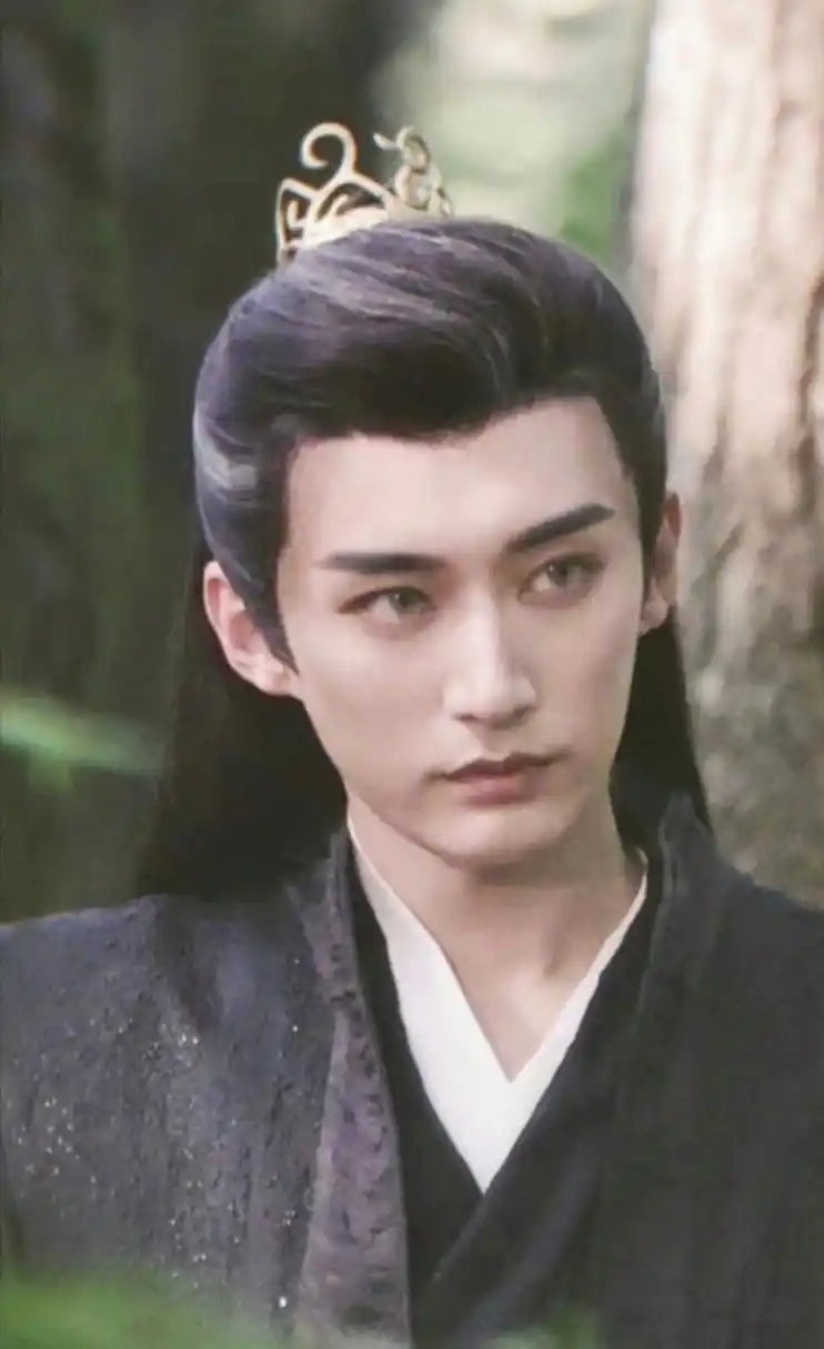 鞠婧祎,刘学义主演电视剧《花间令》路透出来啦,刘学义这个瞳孔颜色