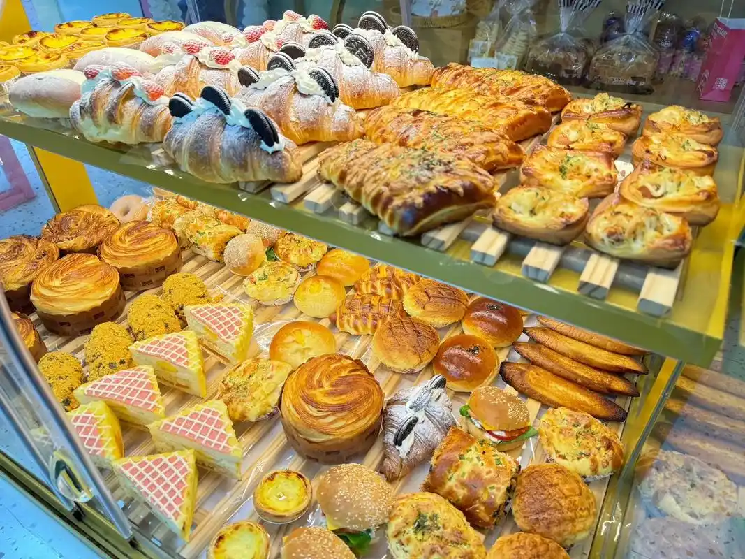 今日份现烤面包 小西点 买二送一买二送一 欢迎宝子们进店选购 - 抖音