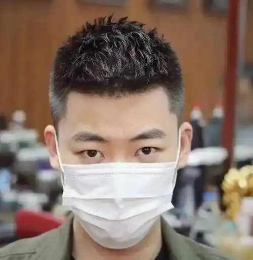 男生今年试试这些流行短发,干净又利落又有型