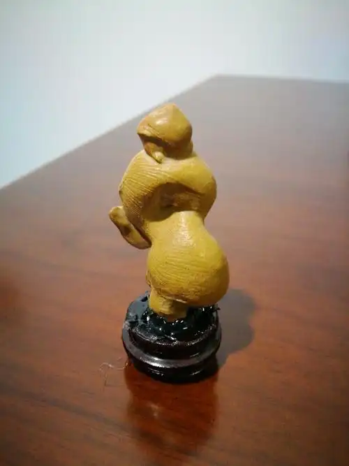 产地: 大小:6*3*2 重量:未知 底座:不含 藏品意蕴:来自戈壁的象形石