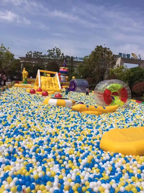 被海洋包围,百万海洋球乐园,尽情感受大海的浩瀚,并不再是一种奢望.