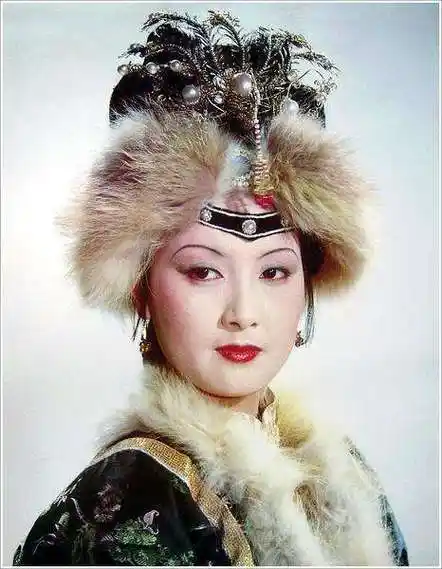 电视剧《红楼梦》 王熙凤造型