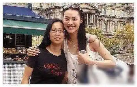 梁洛施没有跟李泽楷在一起为什么不跟别人结婚蓝琼缨给你答案