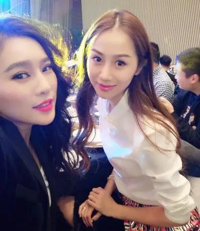 冬日的陈露:驾豪车变狂野娇娃 携孙悦上头条