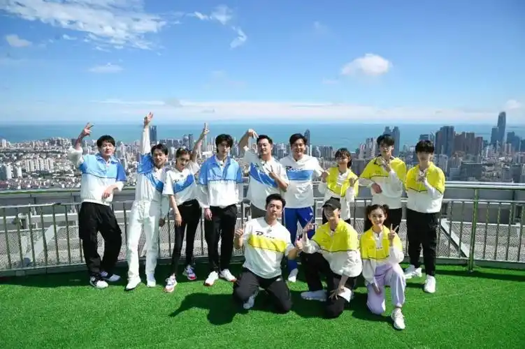 奔跑吧百期收视登顶笑点与眼泪齐飞陪伴是最长情的告白