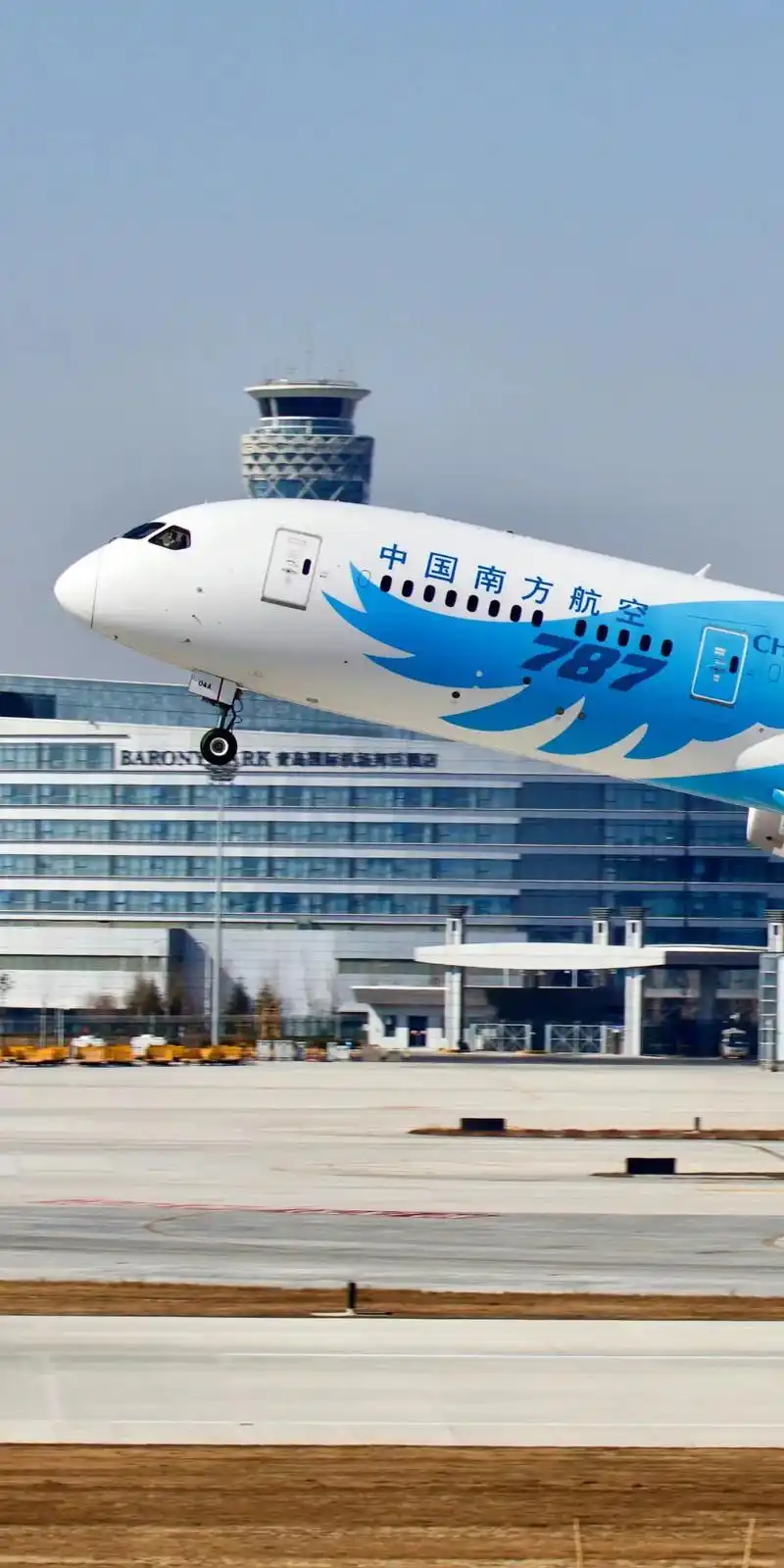 南航787,高清大图喔#一起看飞机 #追飞机的人 #飞机 # - 抖音