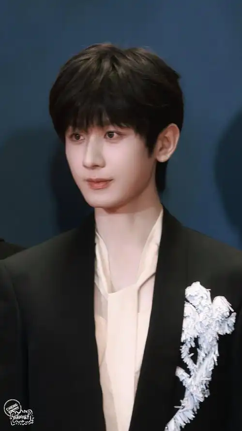 成毅获年度影响力男演员##成毅 爱奇艺尖叫之夜