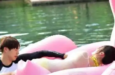 "撩汉","共用吸管",这些明星是没分寸感,还是"耍流氓"?