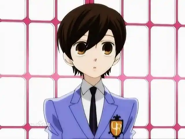 动漫里面的藤冈春绯 头发是什么颜色?