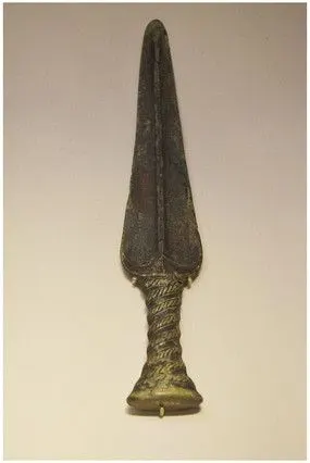 战国时期铜匕首