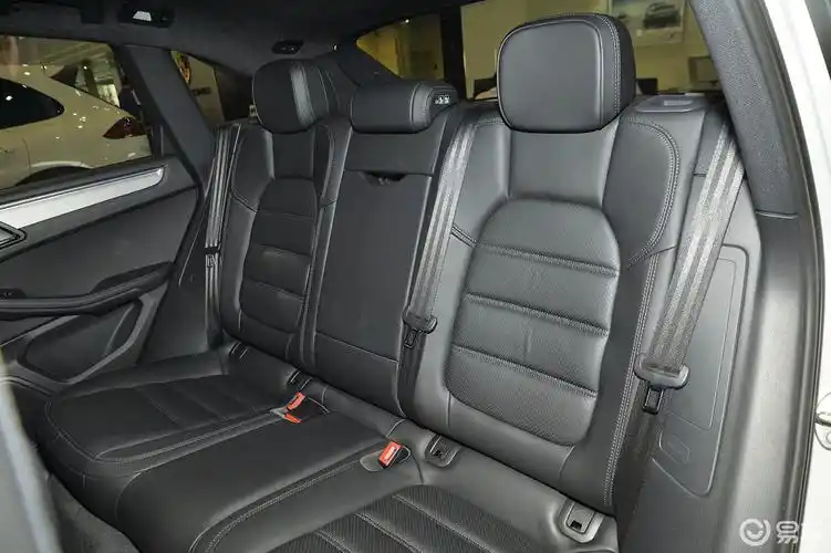 保时捷  macan  2016款  2022款  2020款  2018款  2017款  2016款