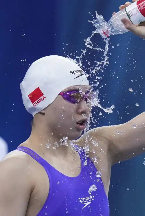 游泳——全国冠军赛:女子200米蛙泳半决赛赛况