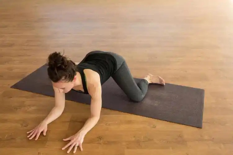 瑜伽体式长期久坐不动的8大危害