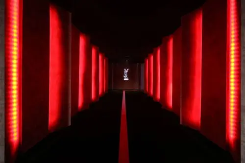 全新ysl圣罗兰小银条盛大发布定义透视哑光红唇新主张