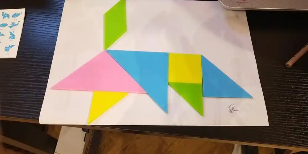 许语桐七巧板制作