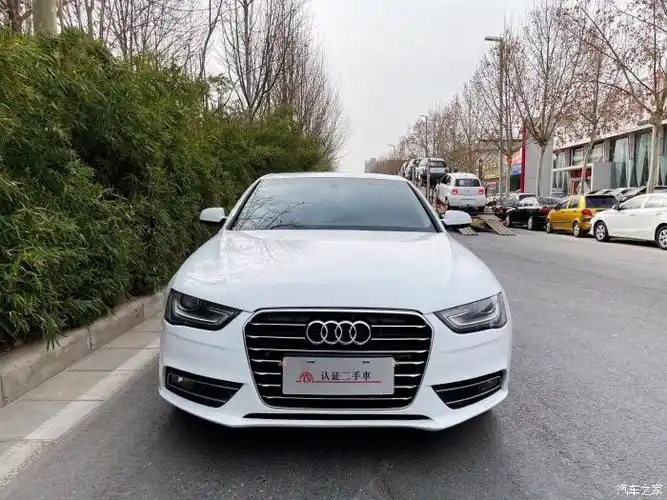 14年白色奥迪a4舒适版9万公里20t