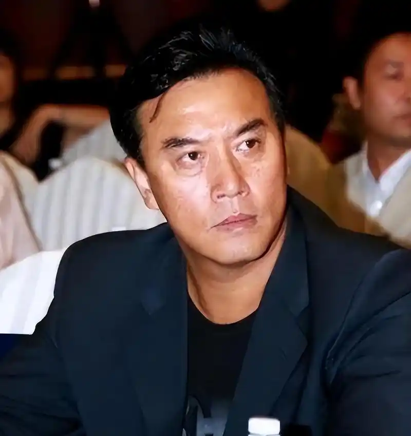 张山:赵云背后的好男人 张山,国家一级演员,饰演赵云成名,不仅在戏