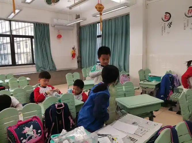 12.4小北路小学天秀校区《创客小发明》第12讲