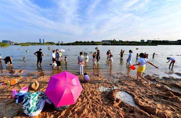 戏水玩沙 乐享夏日
