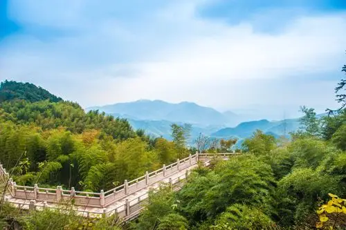 永乐大钟算是见证了径山寺千年历史的见证物,即使是在径山寺最混乱的