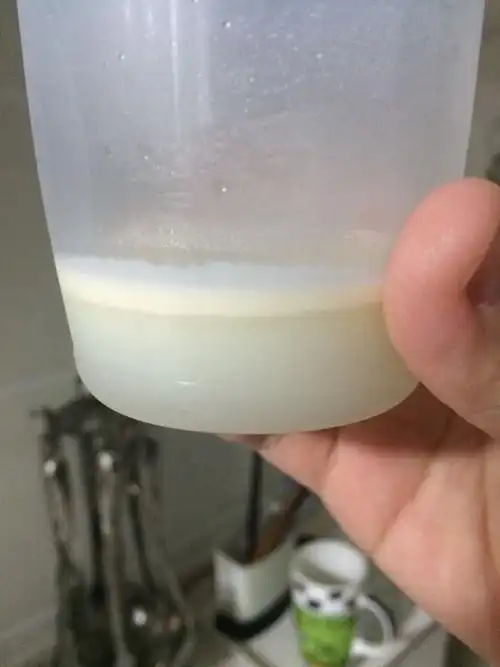 挤出来奶水正常吗_奶水很稀像喷泉一样喷出来