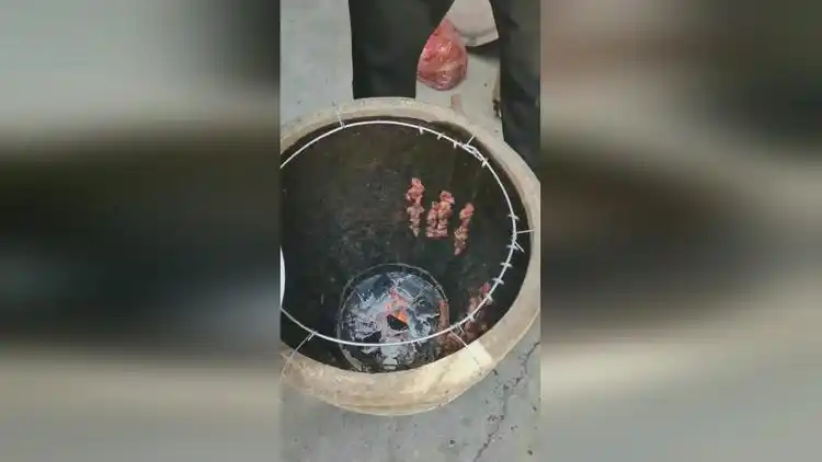 用水缸改造的烤炉,第一次用来做烧烤,出炉后太馋人了!