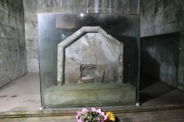 容妃地宫离开裕陵妃园寝  ,驾车向东,来到了景陵  ,也就是康熙大帝的