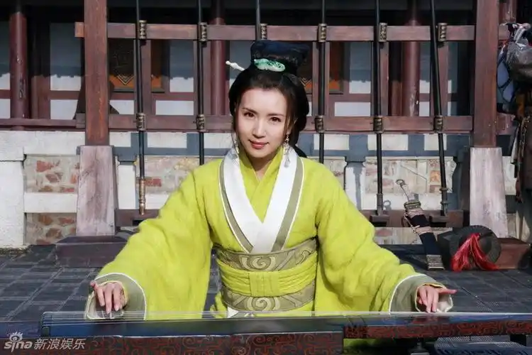 幻灯图:陈好版貂蝉 跳舞弹琴唱歌一个都不能少_高清图集_新浪网