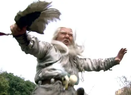 "剑神"是《天龙八部》中卓不凡的绰号.