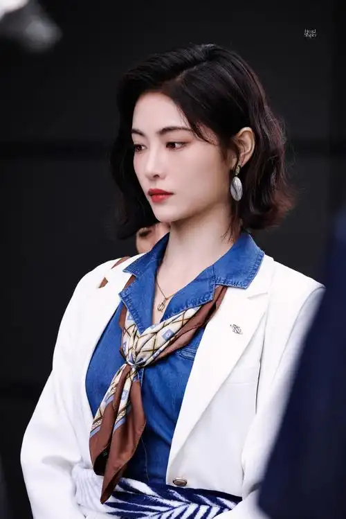 爱情开袋即食#玫瑰过了花期,但你的盛夏不会凋零@许佳琪kiki