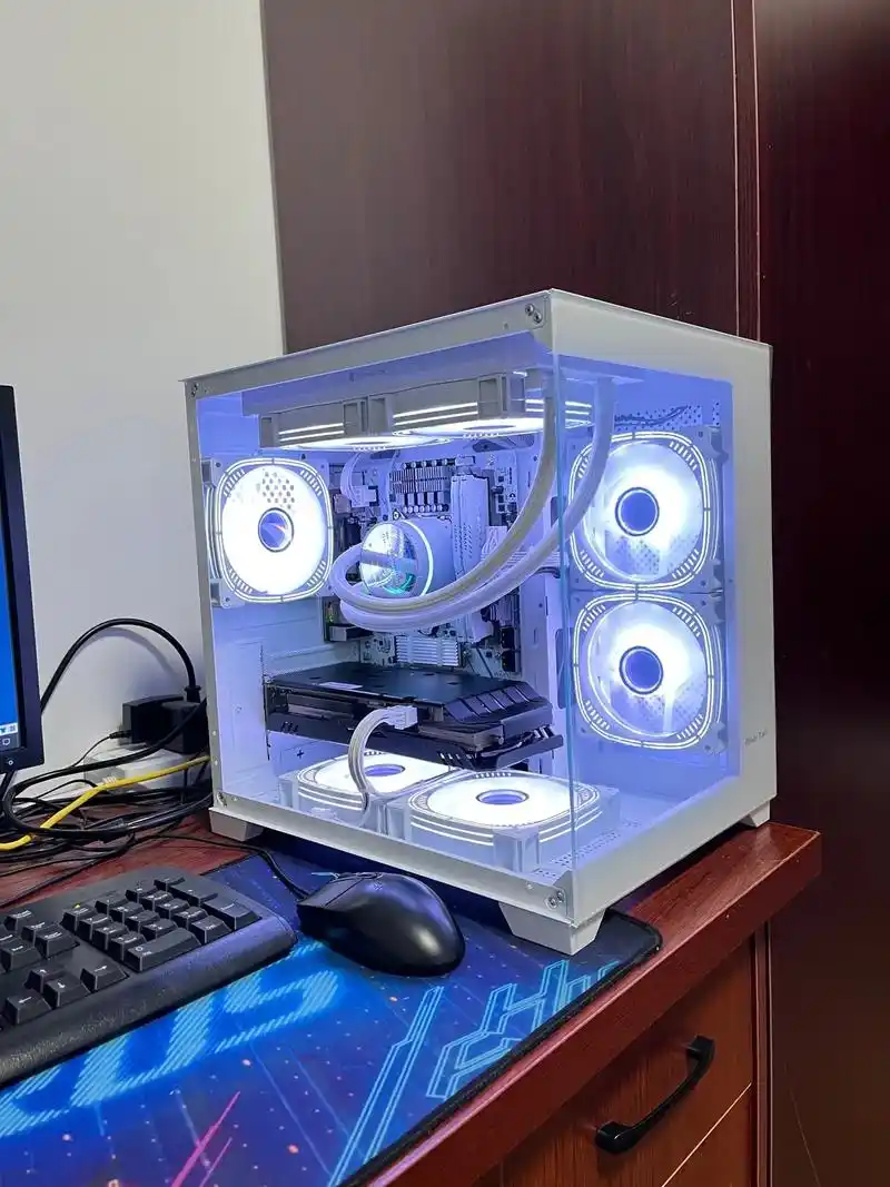 白色海景房游戏主机