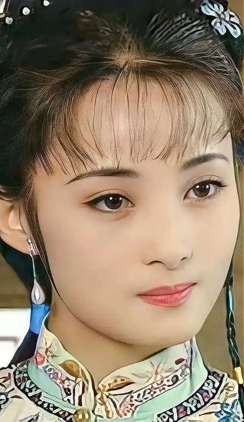 蒋勤勤,女,1975年1月3日出生于重庆市南岸区,中国内地女演员,毕业于