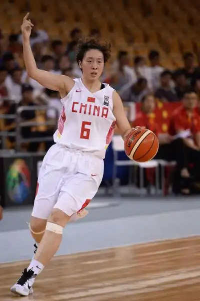 马赫看好大学生吴迪潜质 "她会成为国际级球员"