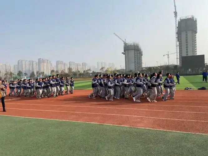 走进剑桥中学七三班,融入孩子们一天的生活