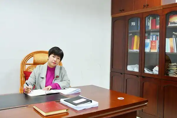 鼓楼区温泉街道党工委书记张林持续擦亮取景框满怀信心谱新篇