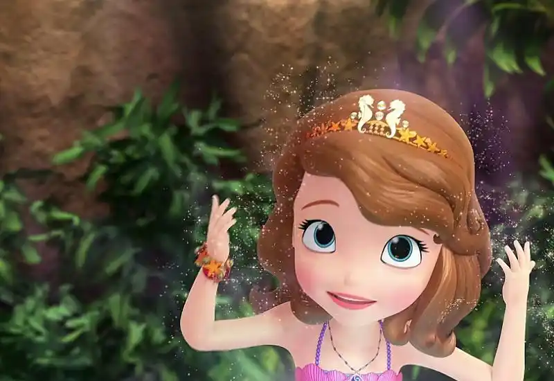 小公主苏菲亚:皇冠是公主的标配,苏菲亚的这些皇冠都好美